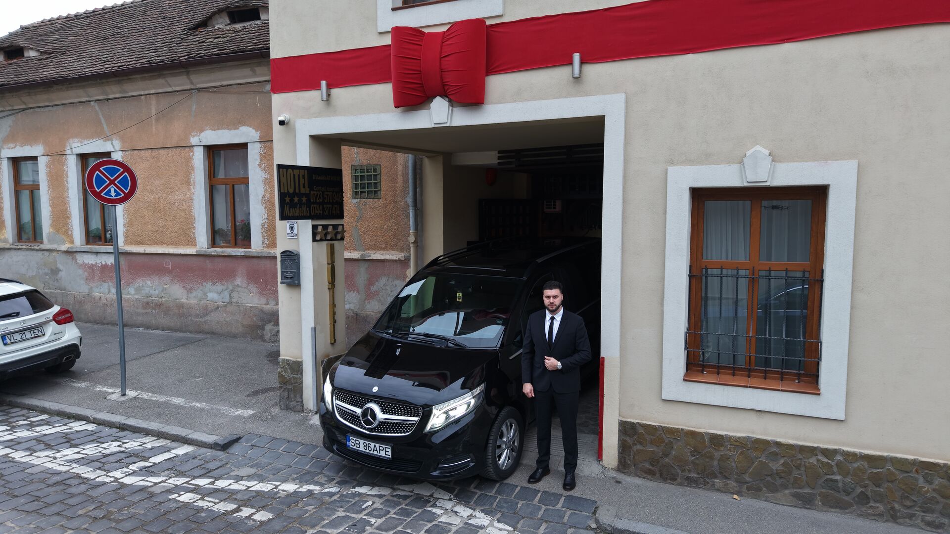 ApeD'or Tour - Premium Chauffeur Services